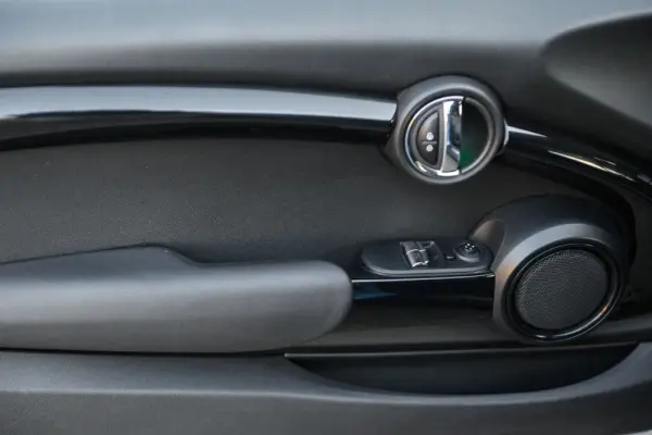 MINI 3 Portas Cooper D 15