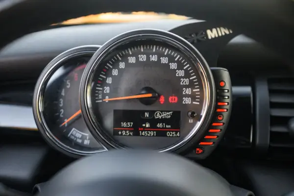 MINI 3 Portas Cooper D 19