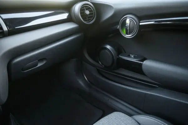 MINI 3 Portas Cooper D 21