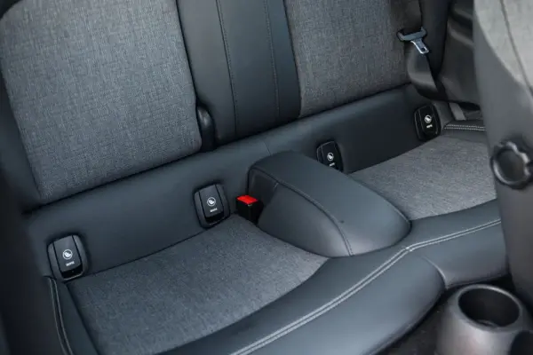 MINI 3 Portas Cooper D 27