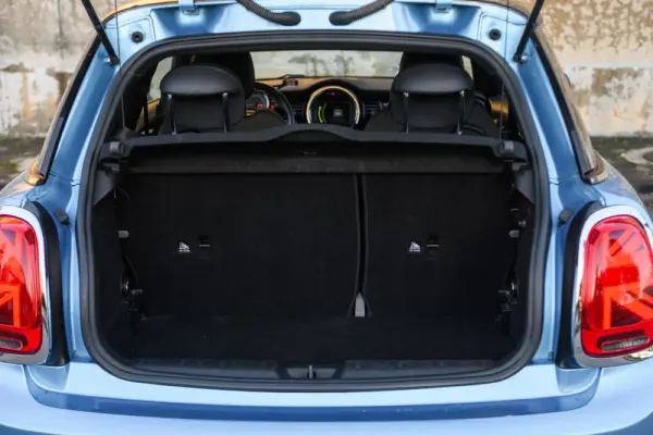 MINI 3 Portas Cooper D 43