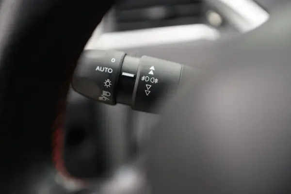 Peugeot 208 1.2 PureTech GT Line 24