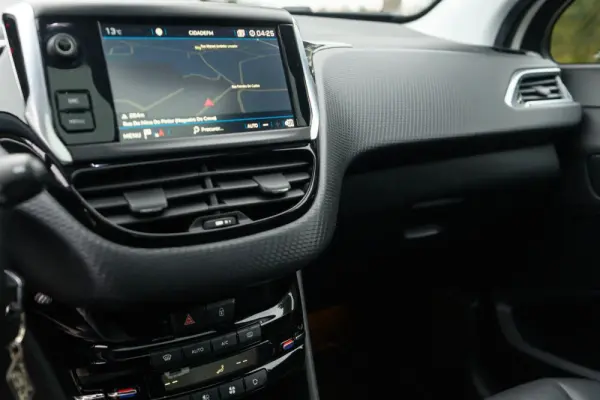 Peugeot 208 1.2 PureTech GT Line 28