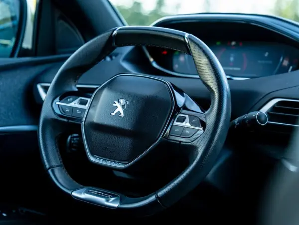 Peugeot 3008 1.2 PureTech GT Line EAT6 17