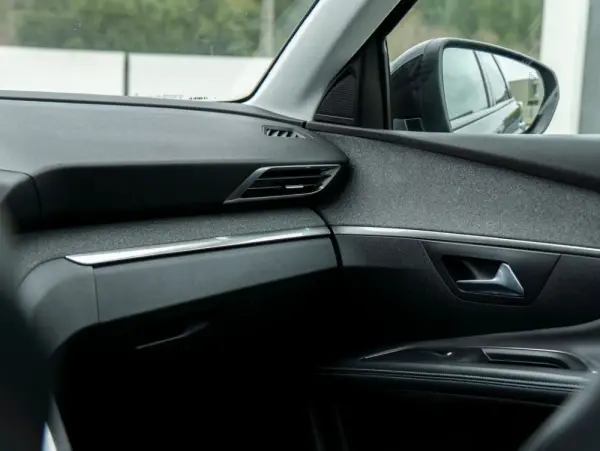 Peugeot 5008 1.5 BlueHDi Allure EAT8 11