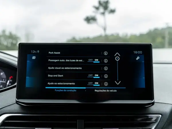 Peugeot 5008 1.5 BlueHDi Allure EAT8 16