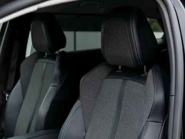 Peugeot 5008 1.5 BlueHDi Allure EAT8 26