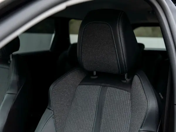 Peugeot 5008 1.5 BlueHDi Allure EAT8 27