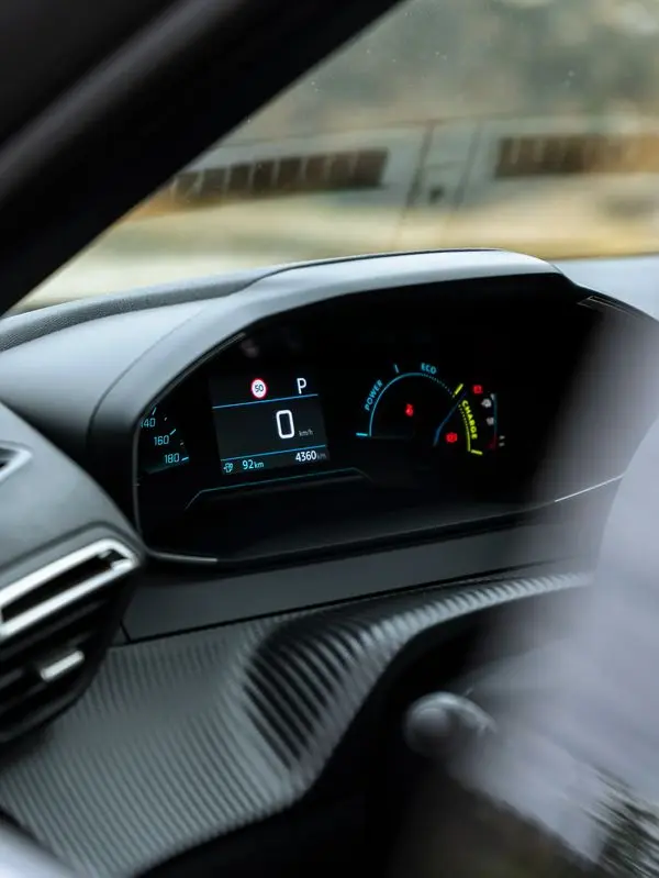 Peugeot e-2008 54 kWh Active 15