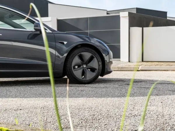 Tesla Model 3 Long-Range Dual Motor AWD 10