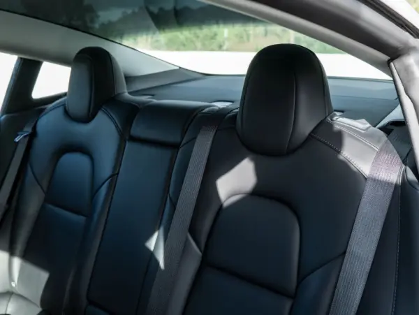 Tesla Model 3 Long-Range Dual Motor AWD 16