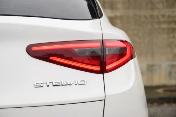 Alfa Romeo Stelvio 2.2 D Super AT8 Q4 12