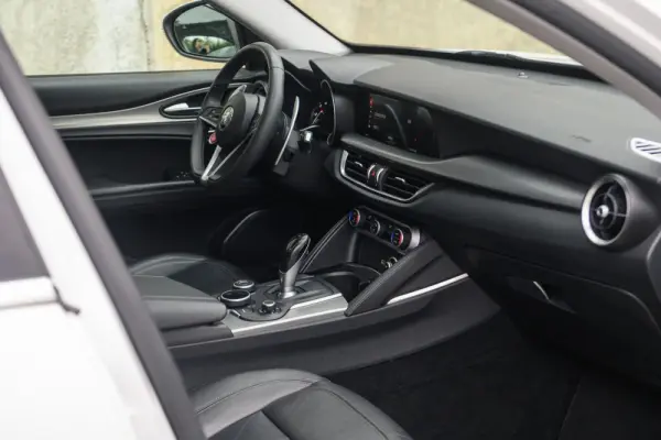 Alfa Romeo Stelvio 2.2 D Super AT8 Q4 15