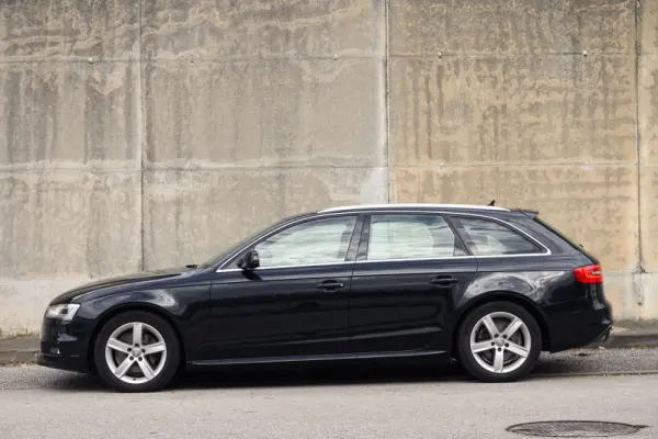 Audi A4 Avant 2.0 TDI Business Line S-line 7