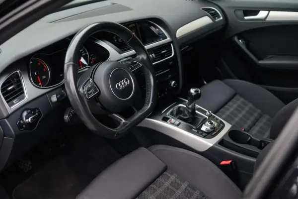 Audi A4 Avant 2.0 TDI Business Line S-line 14