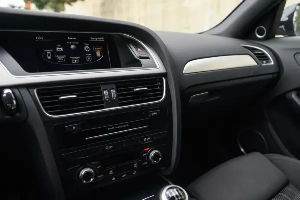 Audi A4 Avant 2.0 TDI Business Line S-line 24