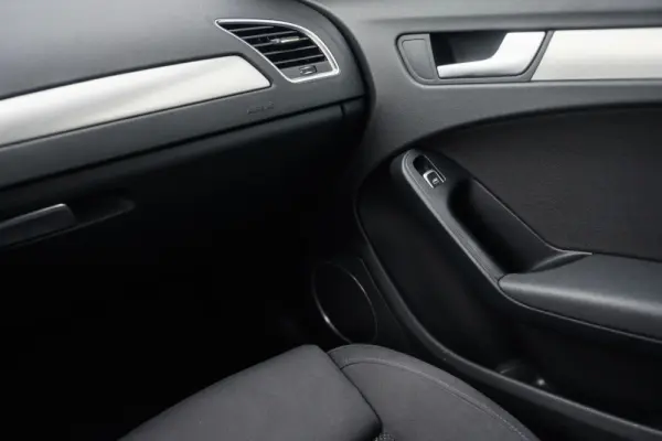 Audi A4 Avant 2.0 TDI Business Line S-line 25