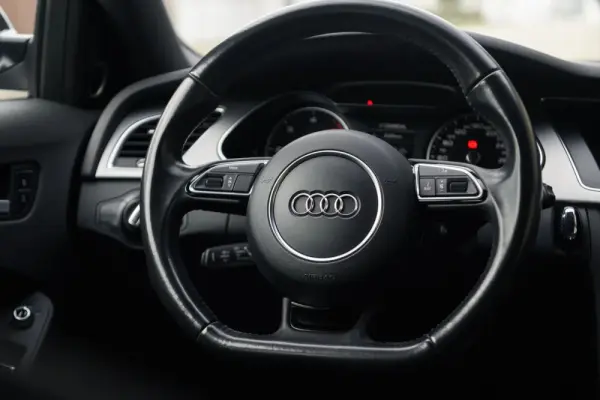 Audi A4 Avant 2.0 TDI Business Line S-line 36