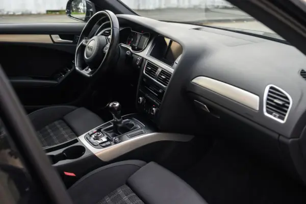 Audi A4 Avant 2.0 TDI Business Line S-line 41