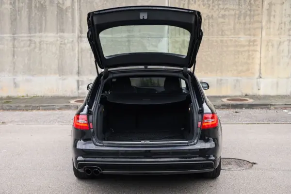 Audi A4 Avant 2.0 TDI Business Line S-line 42