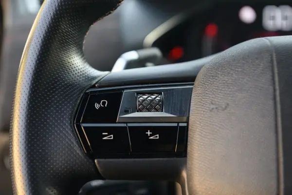 DS DS3 Crossback 1.2 PureTech Performance Line EAT8 25