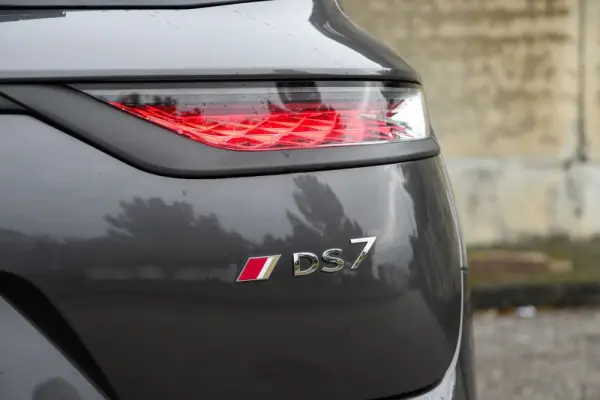 DS DS7 Crossback E-Tense Performance Line EAT8 11