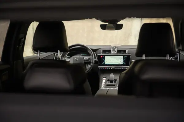 DS DS7 Crossback E-Tense Performance Line EAT8 15