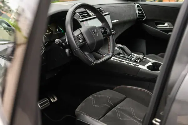 DS DS7 Crossback E-Tense Performance Line EAT8 16