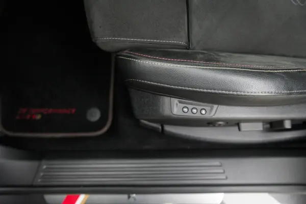 DS DS7 Crossback E-Tense Performance Line EAT8 18