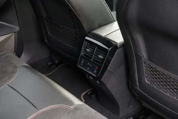 DS DS7 Crossback E-Tense Performance Line EAT8 25