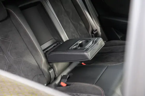 DS DS7 Crossback E-Tense Performance Line EAT8 28