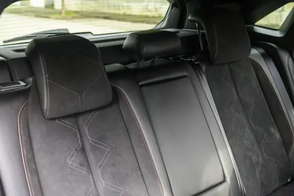 DS DS7 Crossback E-Tense Performance Line EAT8 29