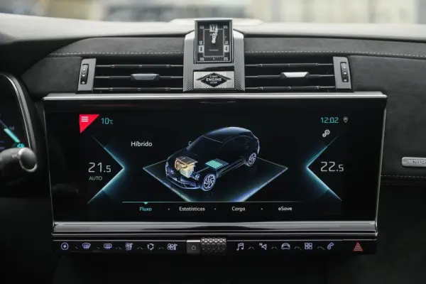 DS DS7 Crossback E-Tense Performance Line EAT8 37