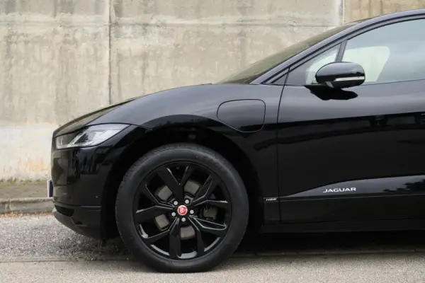 Jaguar I-Pace EV400 R-Dynamic HSE AWD 7