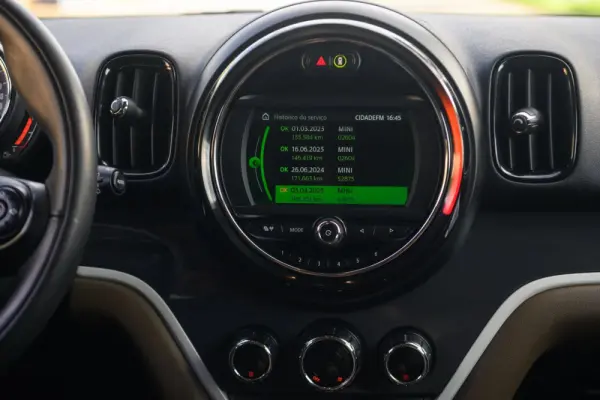 MINI Countryman Cooper SE ALL4 Auto 36