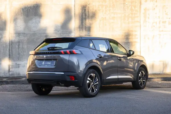 Peugeot 2008 1.2 PureTech Allure Pack 6