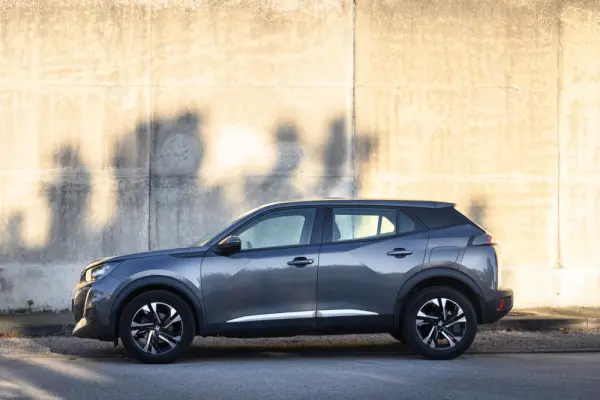 Peugeot 2008 1.2 PureTech Allure Pack 7