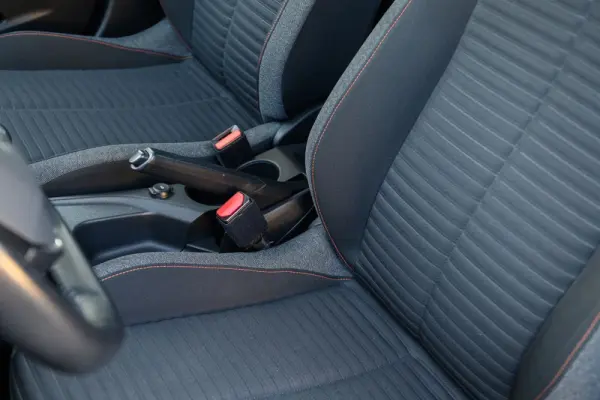 Peugeot 2008 1.2 PureTech Allure Pack 18