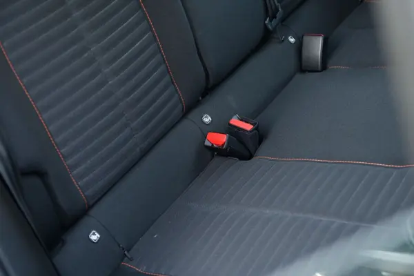 Peugeot 2008 1.2 PureTech Allure Pack 23