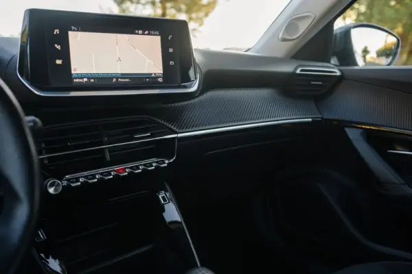 Peugeot 2008 1.2 PureTech Allure Pack 31