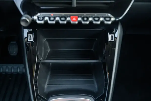 Peugeot 2008 1.2 PureTech Allure Pack 38