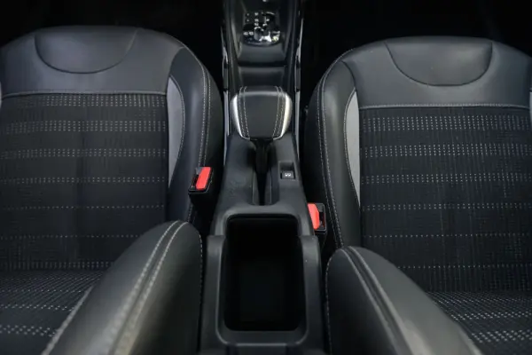 Peugeot 2008 1.2 PureTech Allure EAT6 25