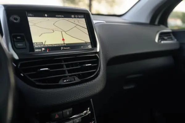 Peugeot 2008 1.2 PureTech Allure EAT6 29