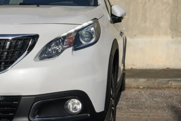 Peugeot 2008 1.2 PureTech Allure EAT6 31