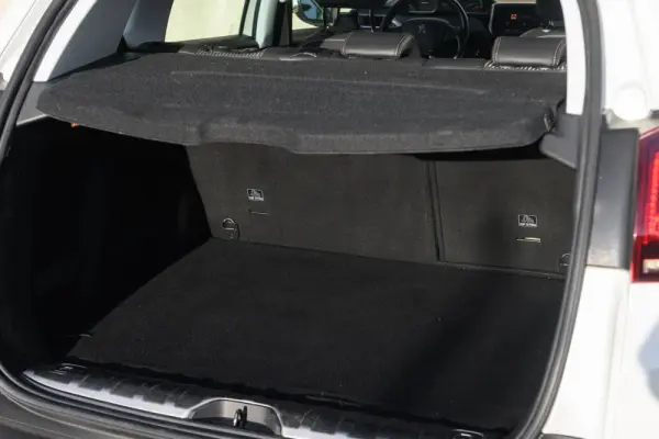 Peugeot 2008 1.2 PureTech Allure EAT6 37