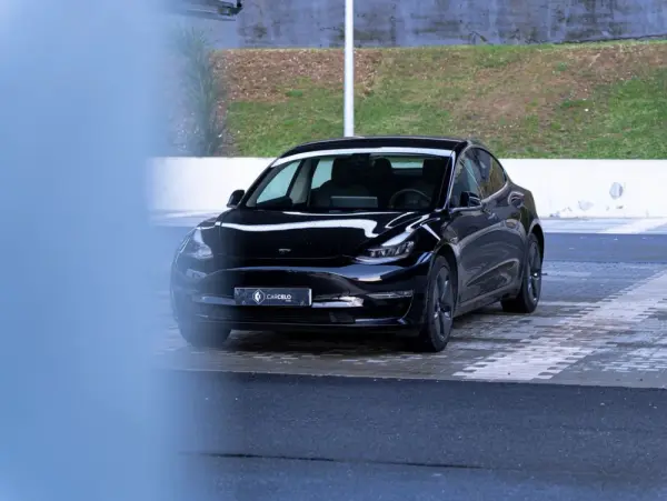 Tesla Model 3 Standard Range Plus RWD 2