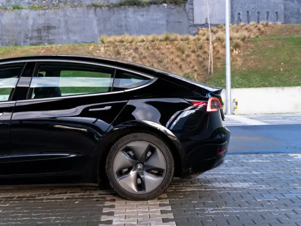 Tesla Model 3 Standard Range Plus RWD 11