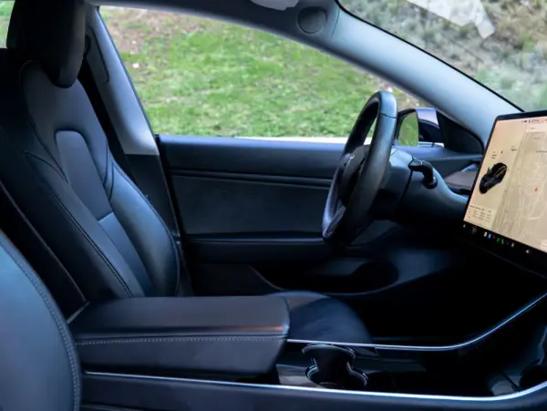 Tesla Model 3 Standard Range Plus RWD 27