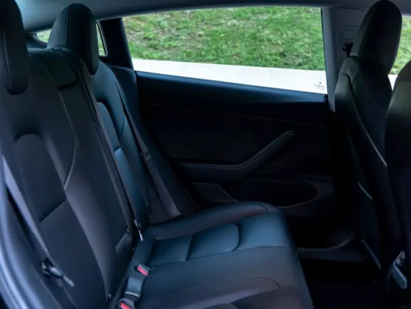 Tesla Model 3 Standard Range Plus RWD 28