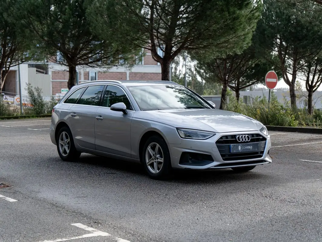 Audi A4 Avant 35 TDI S tronic 2